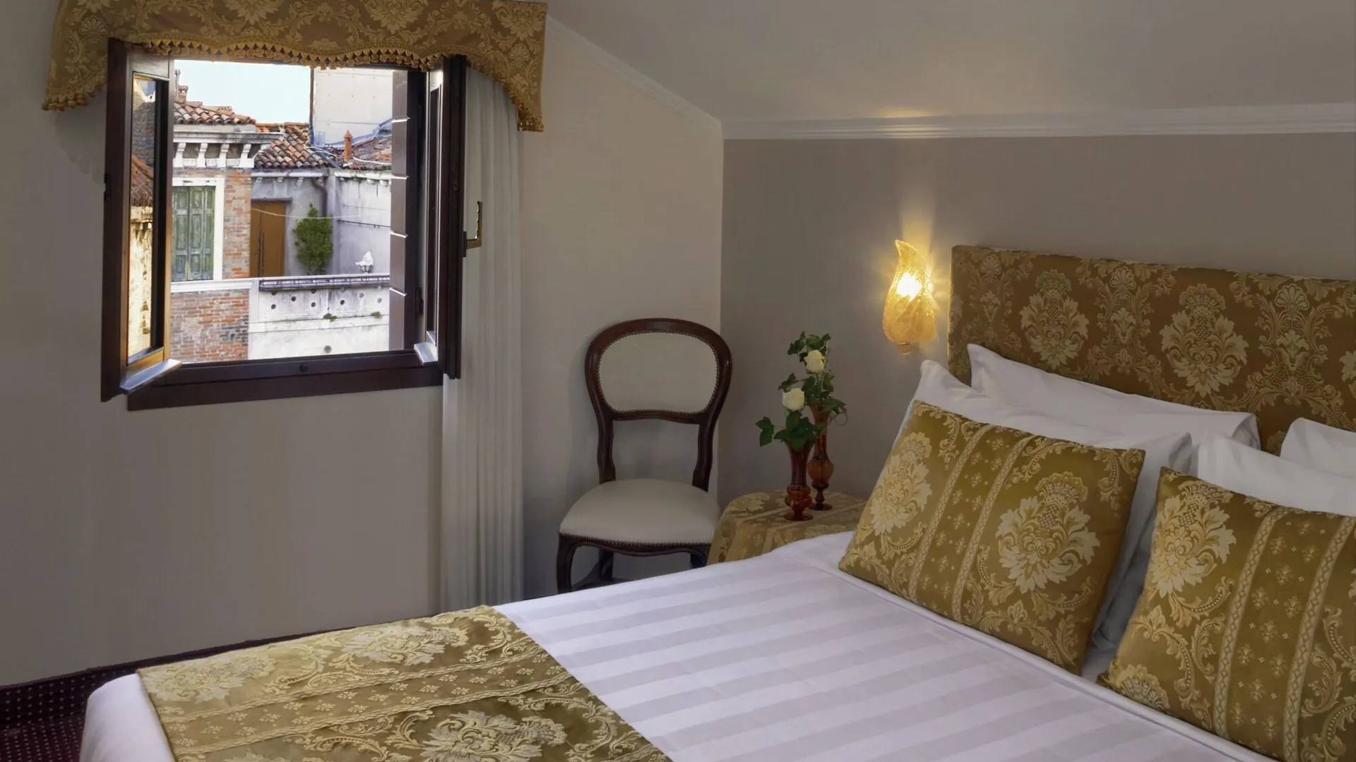 Hotel Pausania Velence Olaszország