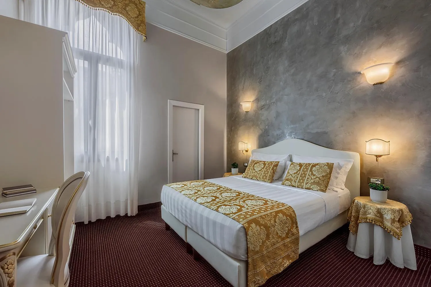 Hotel Pausania Velence