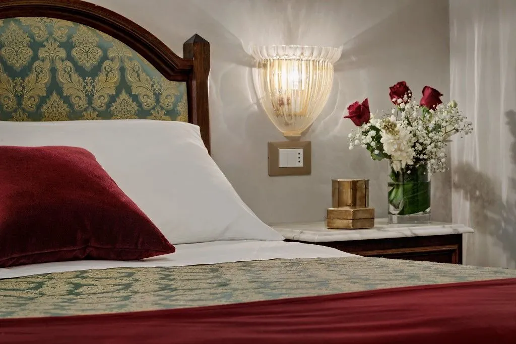 Hotel Pausania Velence 3*,  Olaszország