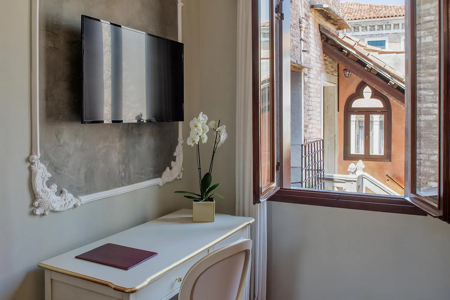 ***  Hotel Pausania Venice Italy